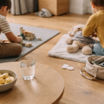 Legeaftalen uden akavet start: 12 lege til 2 børn (og din rolle uden at overtage)